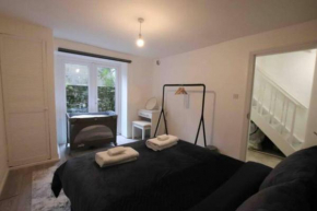 Cozy 1-Bedroom Apartment in Central London